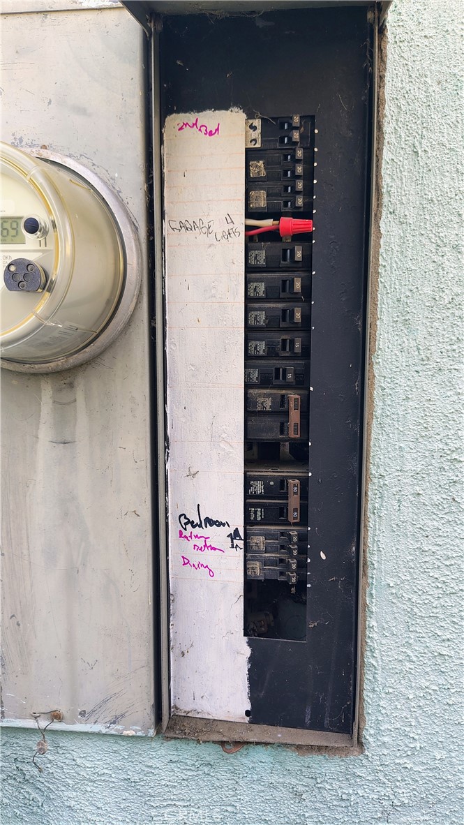 https://media.crmls.org/medias/cf9be3fb-43ed-40c8-a092-97ef74d25f14.jpg?preset=X-Large