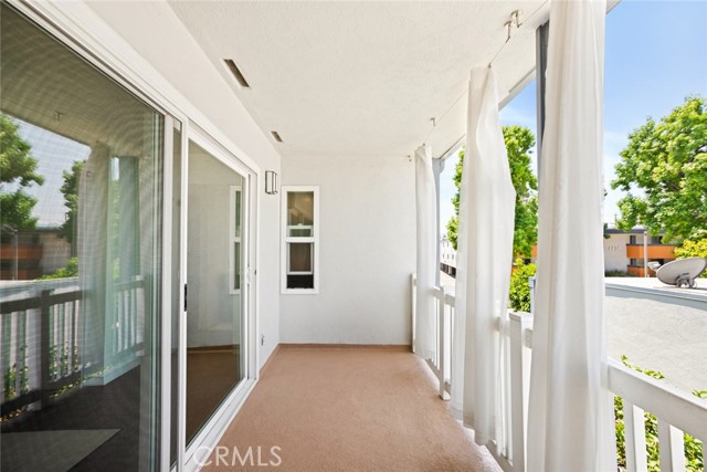 4405 W Sarah Street, Burbank CA: https://media.crmls.org/medias/cf9c0f27-72f8-4e82-a304-bf928819f3fb.jpg