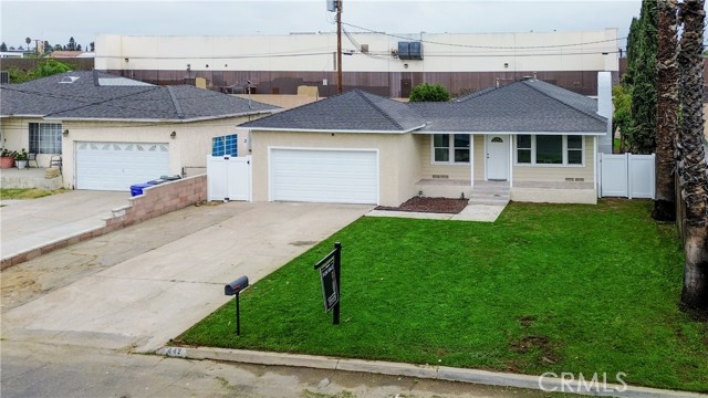 Detail Gallery Image 4 of 39 For 442 E Elm Ct, Rialto,  CA 92376 - 3 Beds | 2 Baths