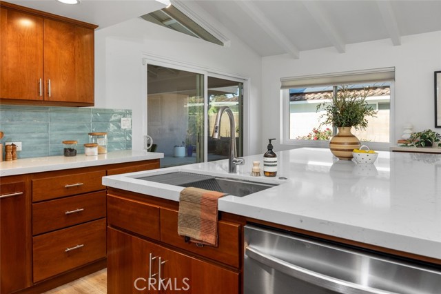 Detail Gallery Image 25 of 64 For 5360 E El Jardin St, Long Beach,  CA 90815 - 4 Beds | 3 Baths