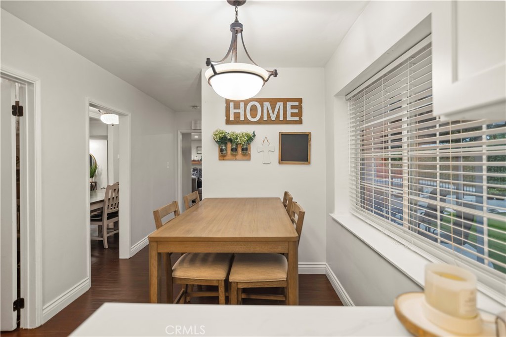 Cf9C8Fbc 691E 4Ab2 Aca4 B06193796D9C 1811 Country Club, Bakersfield, Ca 93306 &Lt;Span Style='BackgroundColor:transparent;Padding:0Px;'&Gt; &Lt;Small&Gt; &Lt;I&Gt; &Lt;/I&Gt; &Lt;/Small&Gt;&Lt;/Span&Gt;