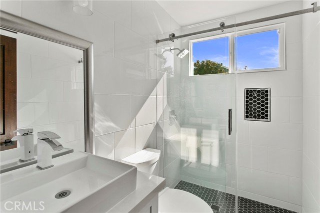 Detail Gallery Image 12 of 19 For 719 Marigold Ave, Corona Del Mar,  CA 92625 - 3 Beds | 2 Baths