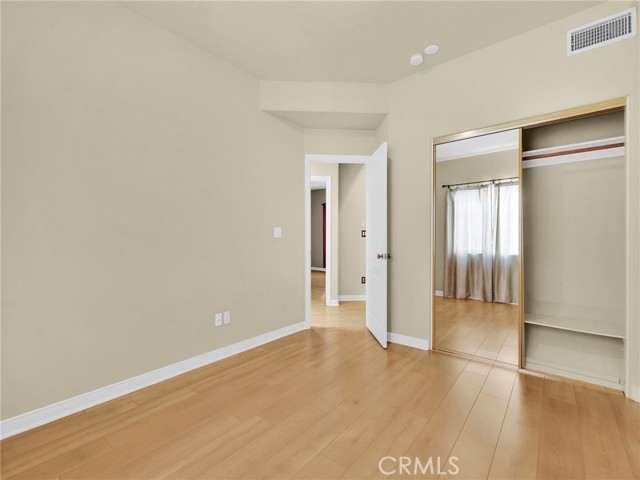 Detail Gallery Image 26 of 38 For 5242 Vesper #7,  Sherman Oaks,  CA 91411 - 3 Beds | 3 Baths