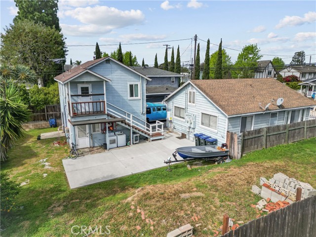 2110 Orange Avenue, Costa Mesa CA: https://media.crmls.org/medias/cf9e16e7-cb03-4386-b474-93af0c0fd721.jpg