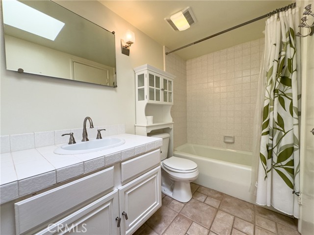 7301 Vista Del Mar Avenue, Playa del Rey CA: https://media.crmls.org/medias/cf9e5b64-2692-4734-96a0-a7bd827dfd6b.jpg