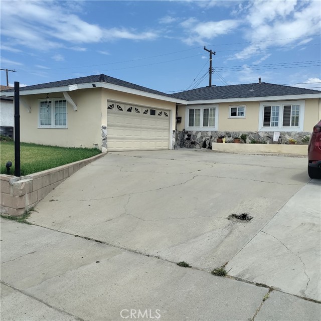 Detail Gallery Image 3 of 7 For 835 E Bonds St, Carson,  CA 90745 - 4 Beds | 2 Baths