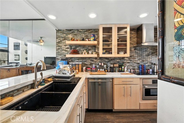 7322 Marina Pacifica N Drive, Long Beach CA: https://media.crmls.org/medias/cfa07bc8-e12a-4ca5-a66a-f7dcd54addee.jpg