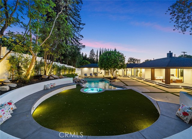 19750 Wells Drive, Woodland Hills CA: https://media.crmls.org/medias/cfa0a50a-ed19-4178-a674-50180b88a256.jpg