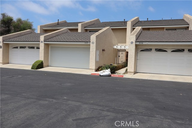 Detail Gallery Image 3 of 18 For 18507 Pueblo Cir, Huntington Beach,  CA 92646 - 2 Beds | 2/1 Baths
