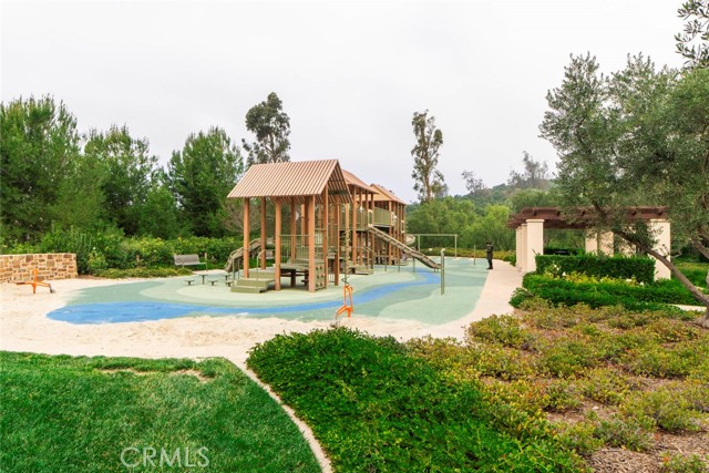 126 Long Fence, Irvine CA: https://media.crmls.org/medias/cfa113b5-b843-4fc2-8c70-1e1738f36491.jpg