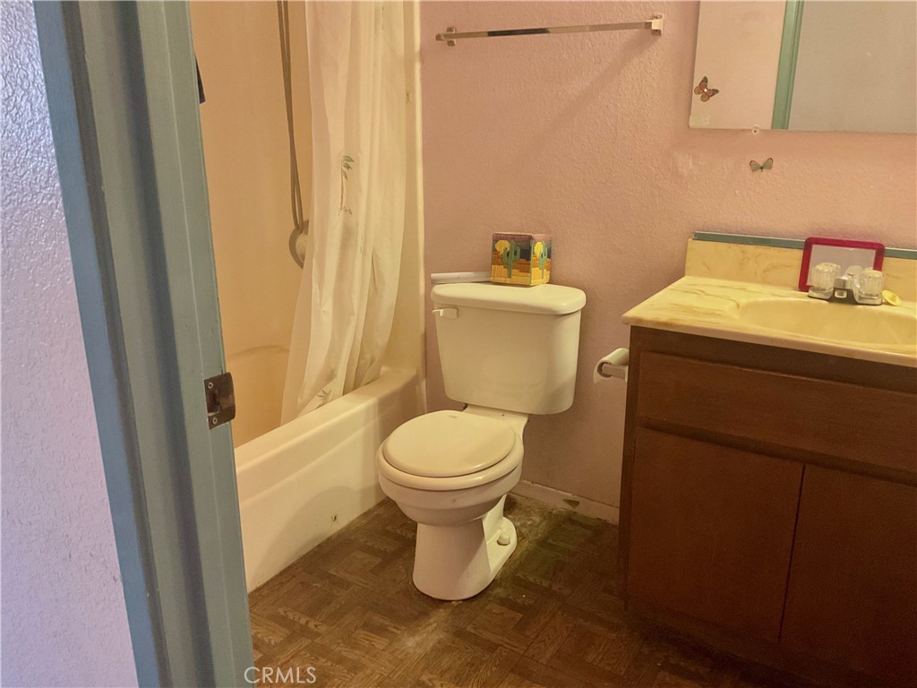 https://media.crmls.org/medias/cfa209a8-aca3-4f98-8f5d-48178cdada84.jpg?preset=X-Large