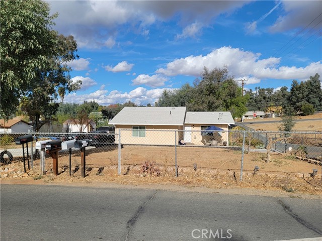 Detail Gallery Image 3 of 7 For 28863 Quail Pl, Menifee,  CA 92587 - 2 Beds | 2 Baths