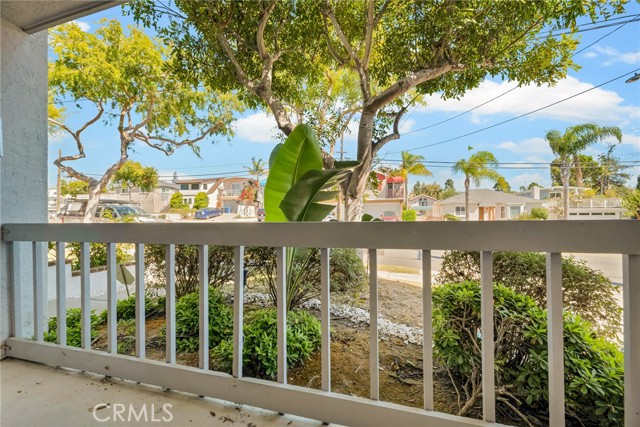 1710 Grant Avenue, Redondo Beach, California 90278, 3 Bedrooms Bedrooms, ,1 BathroomBathrooms,Residential,Sold,Grant,SR24081027