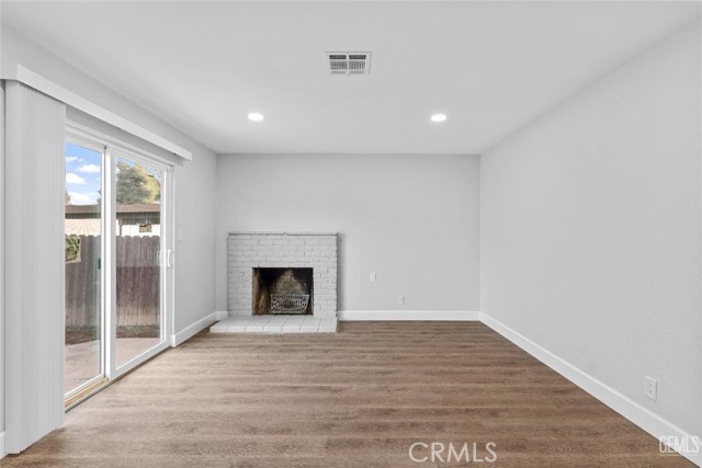 Detail Gallery Image 6 of 28 For 3013 Arnold St, Bakersfield,  CA 93305 - 3 Beds | 2 Baths