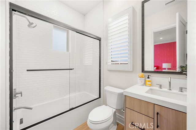 137 Prestigo, Irvine CA: https://media.crmls.org/medias/cfa360b2-9beb-4c23-bc8f-33ef475f085f.jpg