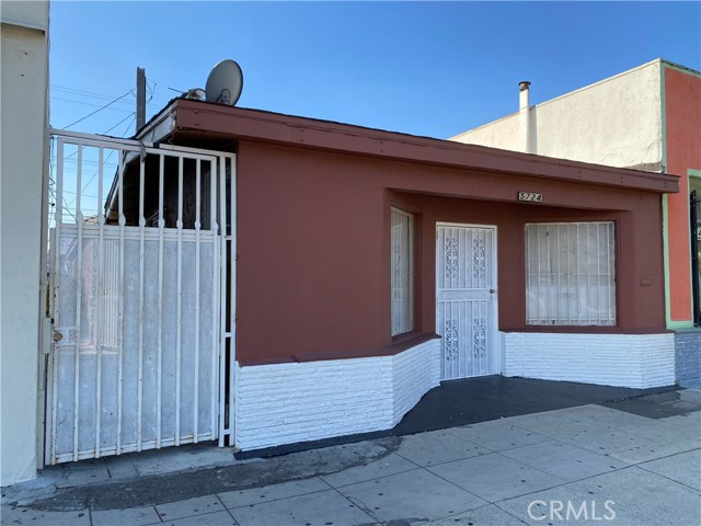 5724 E Beverly Boulevard, East Los Angeles, California 90022, ,Commercial Sale,For Sale,5724 E Beverly Boulevard,CRMB22226998