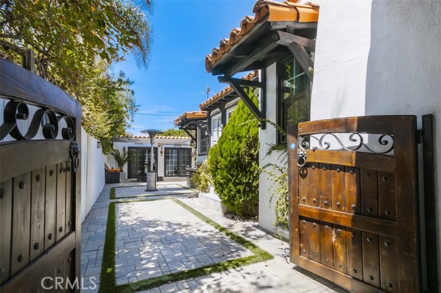 Detail Gallery Image 32 of 41 For 4245 Riverton Ave, Studio City,  CA 91602 - 2 Beds | 3 Baths