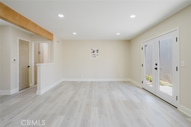 9709 Willis Avenue photo 6