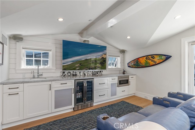 2149 E Ocean Boulevard, Newport Beach CA: https://media.crmls.org/medias/cfa4ada4-aefb-4896-b1fd-c92bfaf81e19.jpg