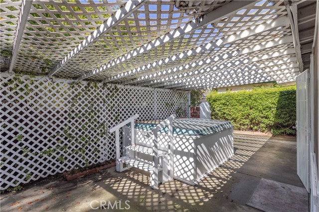 Detail Gallery Image 27 of 34 For 8811 Hayvenhurst Ave, North Hills,  CA 91343 - 4 Beds | 2 Baths