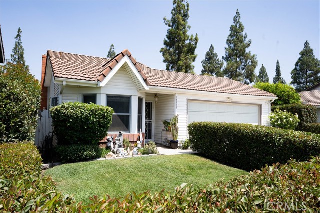 Detail Gallery Image 2 of 27 For 14096 Hillcrest Dr, Fontana,  CA 92337 - 3 Beds | 2 Baths