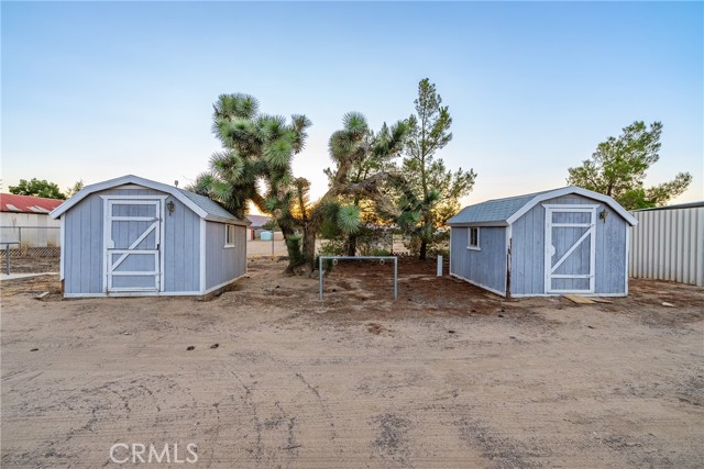 Detail Gallery Image 62 of 73 For 2755 W Avenue N, Palmdale,  CA 93551 - 5 Beds | 3/1 Baths