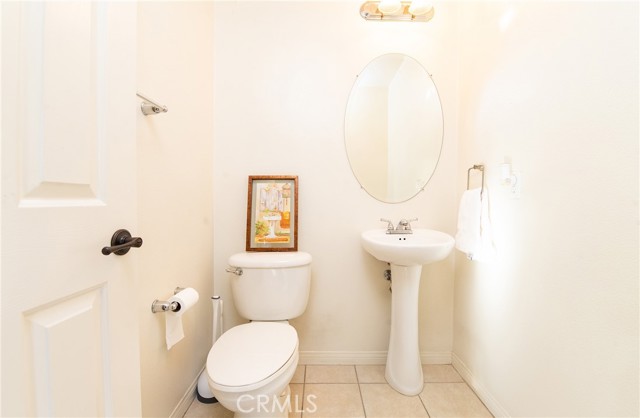 Detail Gallery Image 25 of 39 For 10285 Corte Fina Ln, Bellflower,  CA 90706 - 3 Beds | 3/1 Baths