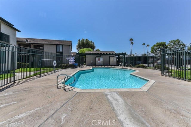 23298 Orange ave #2 Avenue, Lake Forest, California 92630, 1 Bedroom Bedrooms, ,1 BathroomBathrooms,Residential Purchase,For Sale,Orange ave #2,OC18155054