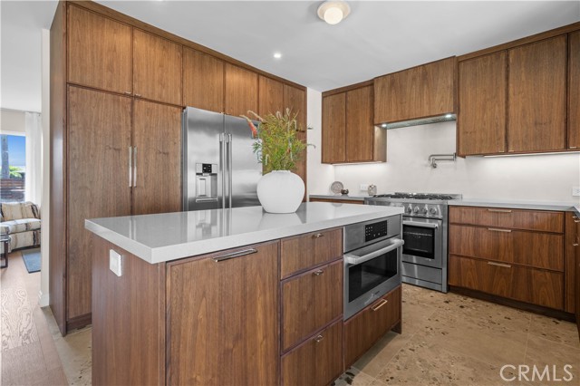 Detail Gallery Image 15 of 40 For 2957 Royal Palm Dr, Costa Mesa,  CA 92626 - 3 Beds | 2 Baths