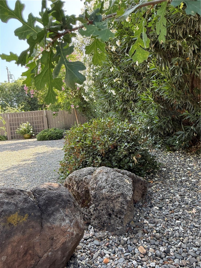 https://media.crmls.org/medias/cfa67819-1ba1-47e1-8fba-41c607179c9f.jpg?preset=X-Large