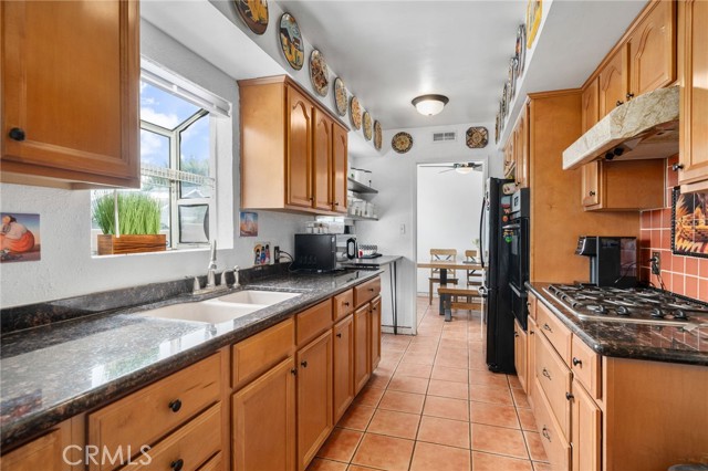 510 Archibald Court, Colton CA: https://media.crmls.org/medias/cfa69c2e-6a9b-4612-a4a6-aa028ea1c886.jpg
