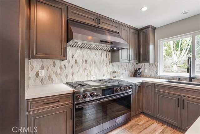 Image 8 of 52 For 450 Pesaro Street