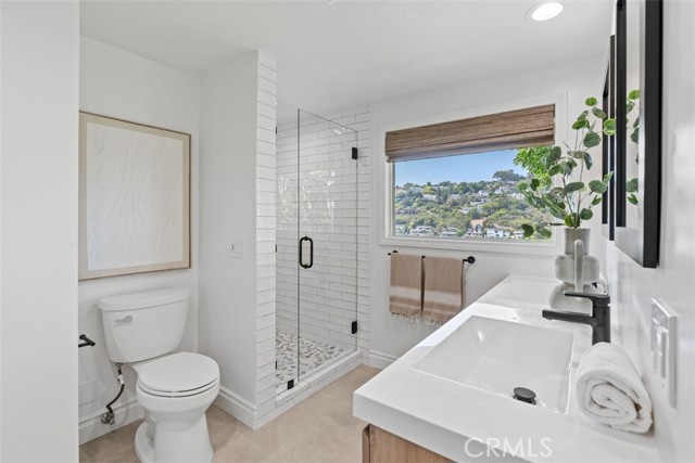 1056 Madison Place, Laguna Beach CA: https://media.crmls.org/medias/cfa871c3-f3b1-4347-9c54-1a2848effe0d.jpg