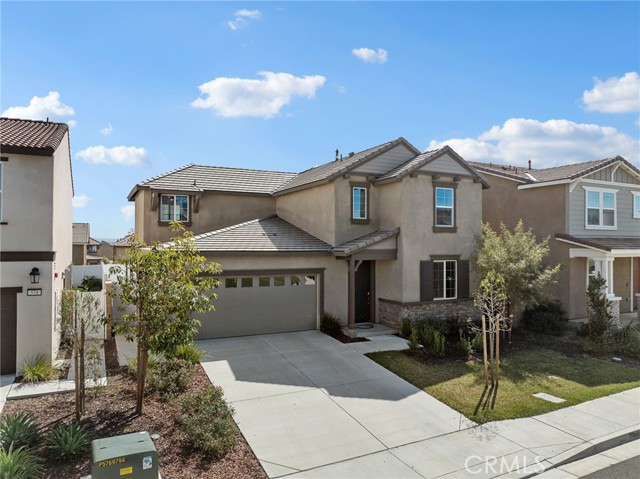 Detail Gallery Image 3 of 47 For 571 Tucker, Rialto,  CA 92377 - 4 Beds | 3 Baths