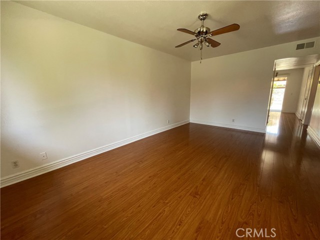 Detail Gallery Image 10 of 18 For 939 W Pine St #E,  Upland,  CA 91786 - 2 Beds | 2 Baths