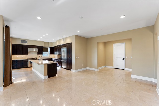 Detail Gallery Image 11 of 29 For 23500 Park Sorrento #C41,  Calabasas,  CA 91302 - 3 Beds | 3/1 Baths