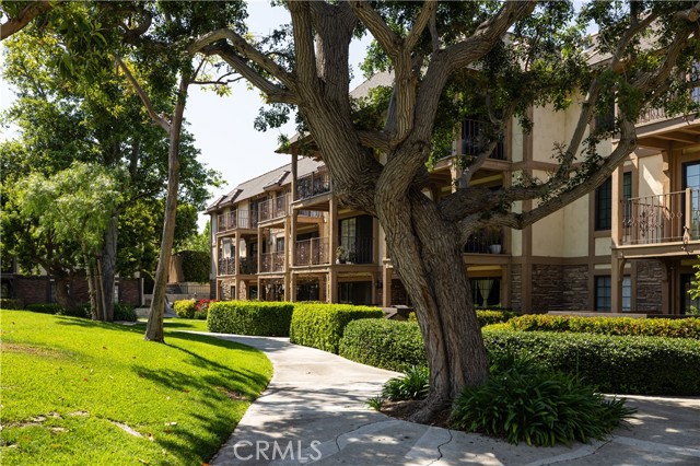 3665 S Bear Street, Santa Ana CA: https://media.crmls.org/medias/cfaad2a6-cf4d-45a8-8f86-2f199686de39.jpg