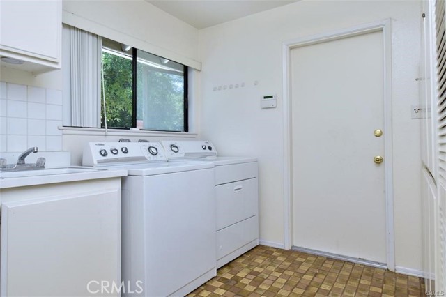 Detail Gallery Image 22 of 34 For 4061 Falling Leaf, Encino,  CA 91316 - 5 Beds | 4/1 Baths