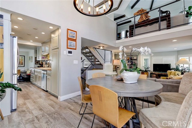 Detail Gallery Image 6 of 30 For 425 S Catalina #2,  Redondo Beach,  CA 90277 - 3 Beds | 3 Baths