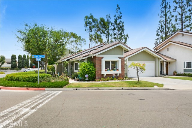 2671 N River Trail Road, Orange CA: https://media.crmls.org/medias/cfab6ba3-36e0-4941-ad5f-55a5404562c4.jpg