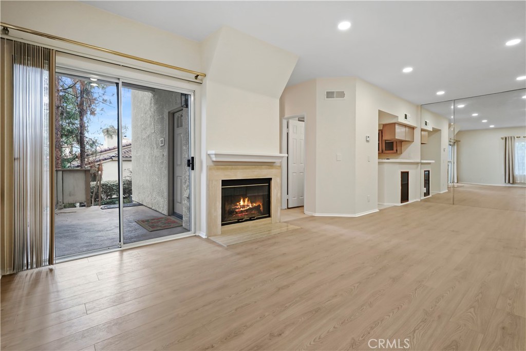 MLS #SR25260885 image #1