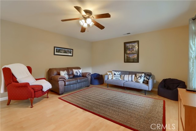 4986 7th Street, Mariposa CA: https://media.crmls.org/medias/cfac4017-71e3-4ddb-8bce-b33ed0bd5c6f.jpg