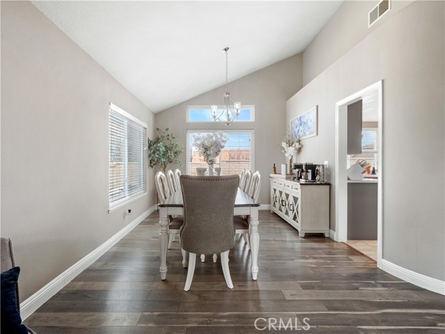 Detail Gallery Image 10 of 42 For 38948 Glenwood, Palmdale,  CA 93551 - 4 Beds | 3 Baths