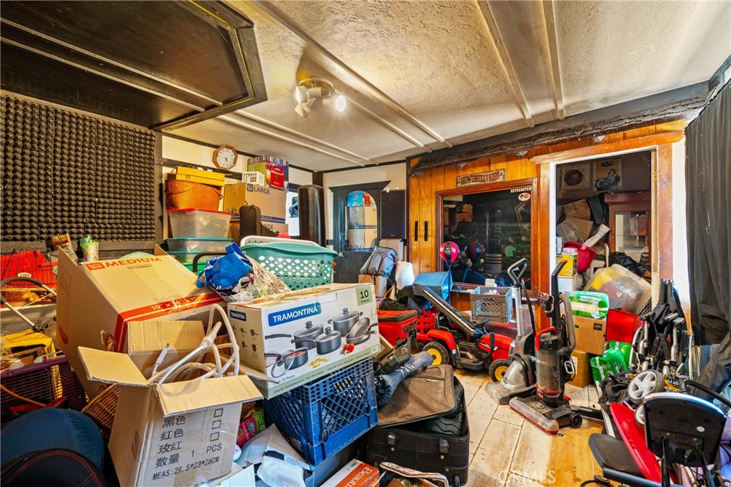 https://media.crmls.org/medias/cfac599c-7c6f-4cf1-bcae-68520b0f0fbb.jpg?preset=X-Large
