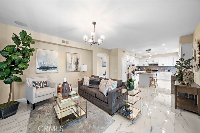 Detail Gallery Image 11 of 49 For 7095 Ashley Dr, Huntington Beach,  CA 92648 - 5 Beds | 3 Baths