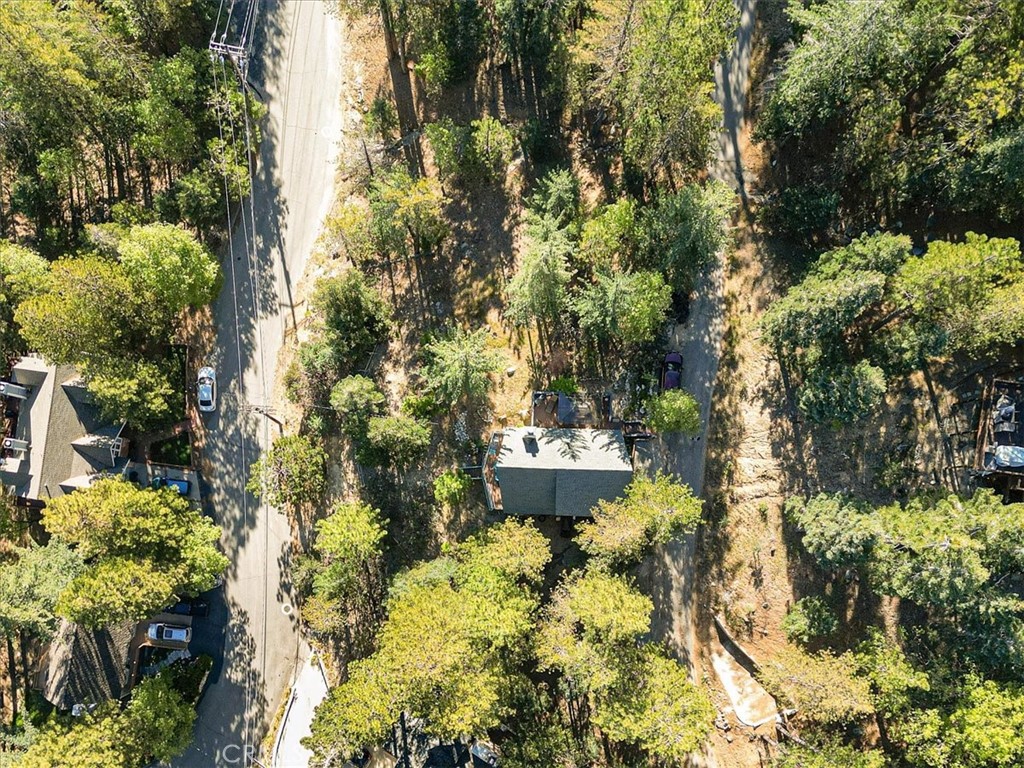 https://media.crmls.org/medias/cfac8cc5-09f9-47e7-8bd4-536b4666cb79.jpg?preset=X-Large