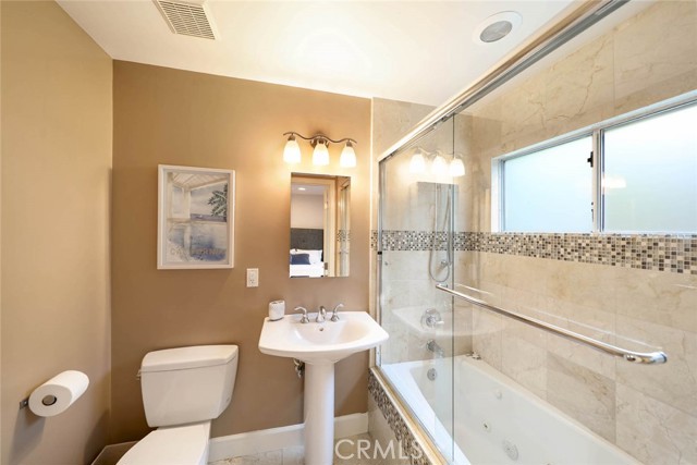 Detail Gallery Image 20 of 50 For 1040 La Mirada St, Laguna Beach,  CA 92651 - 3 Beds | 3 Baths