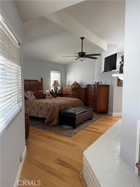 305 21st Street, Huntington Beach CA: https://media.crmls.org/medias/cfad010e-28e7-430a-963d-1934e20c6445.jpg