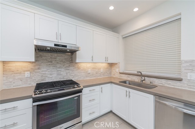 Detail Gallery Image 9 of 26 For 131 Damsel, Irvine,  CA 92620 - 2 Beds | 2 Baths