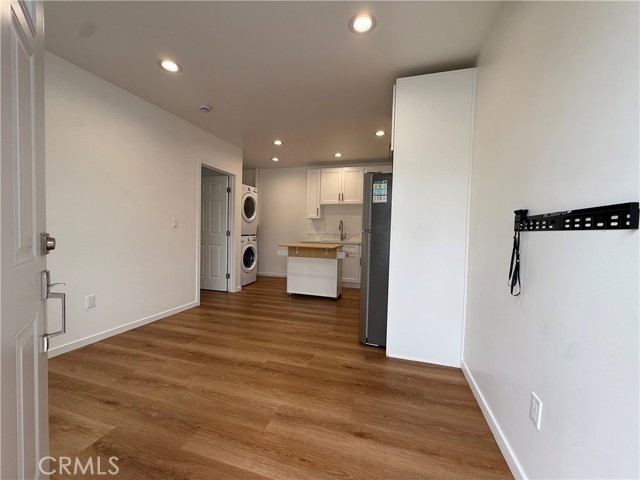 Detail Gallery Image 5 of 14 For 6440 Jumilla #1/2,  Woodland Hills,  CA 91367 - 1 Beds | 1 Baths